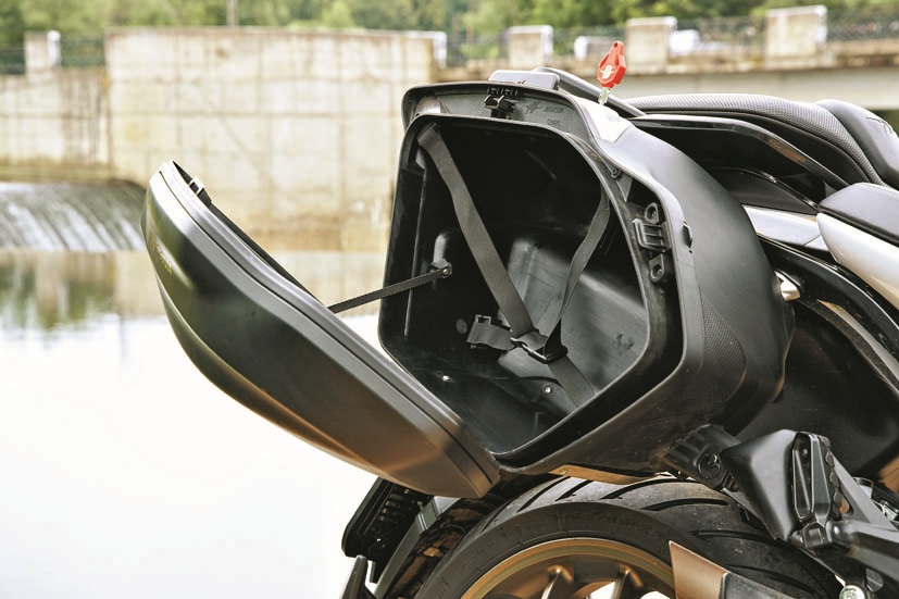 Тест Yamaha Tracer 900 и MV Agusta Turismo Veloce 800 Lusso: Классовое неравенство - Журнал "МОТО", Журнал Мото, Мото56