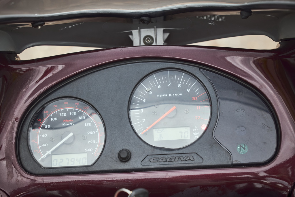 Цифровой спидометр на Ардуино для автомобиля или мотоцикла и электронный одометр своими руками