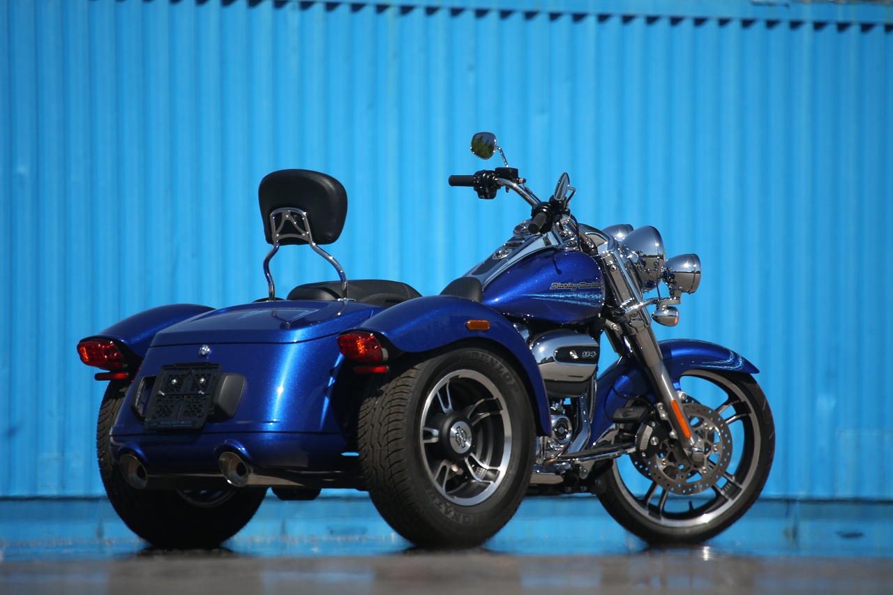 Тест Harley-Davidson Freewheeler: с третьим будешь? - Журнал "МОТО", Журнал Мото, Мото56