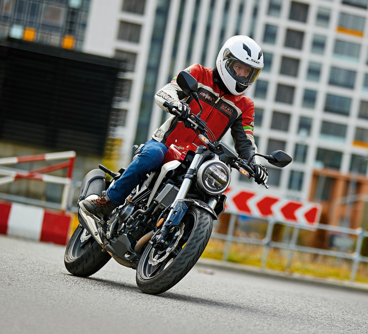 Тест Honda CB300R, KTM 390 Duke и Voge 500R: Азиаты - Журнал "МОТО", Журнал Мото, Мото56