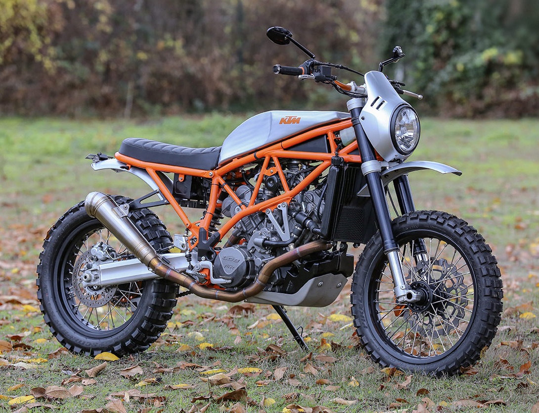 KTM 950 Super Enduro MAGAZINE