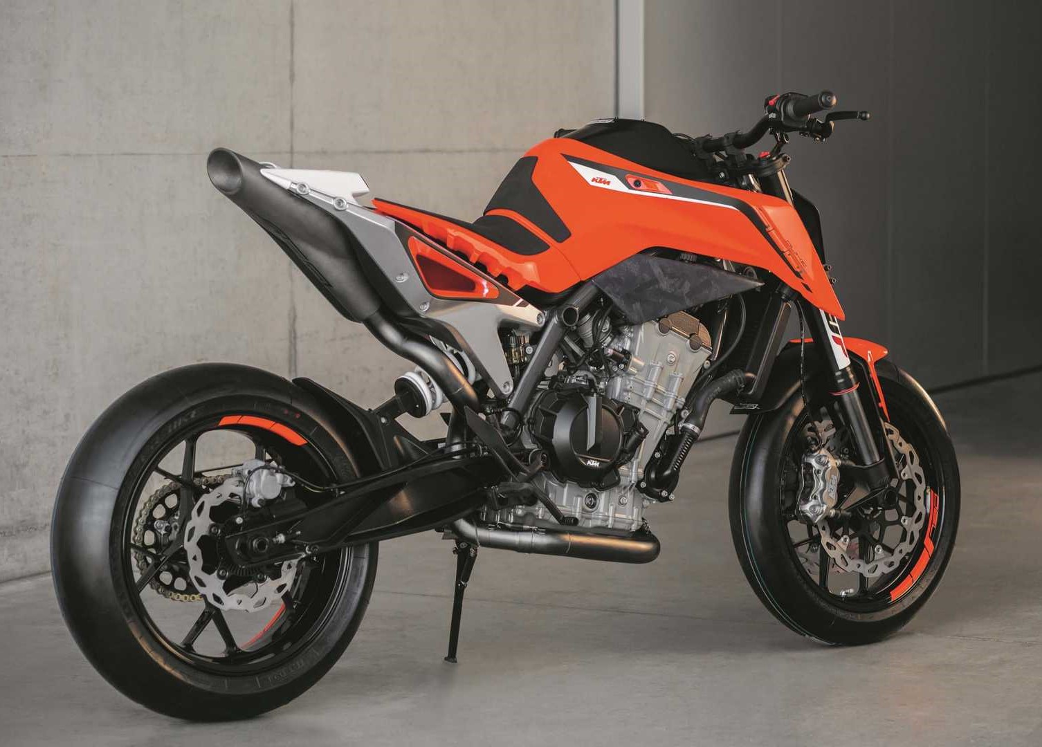 Bajaj Auto начнёт выпуск линейки мотоциклов KTM 490 на новом заводе -  Журнал 