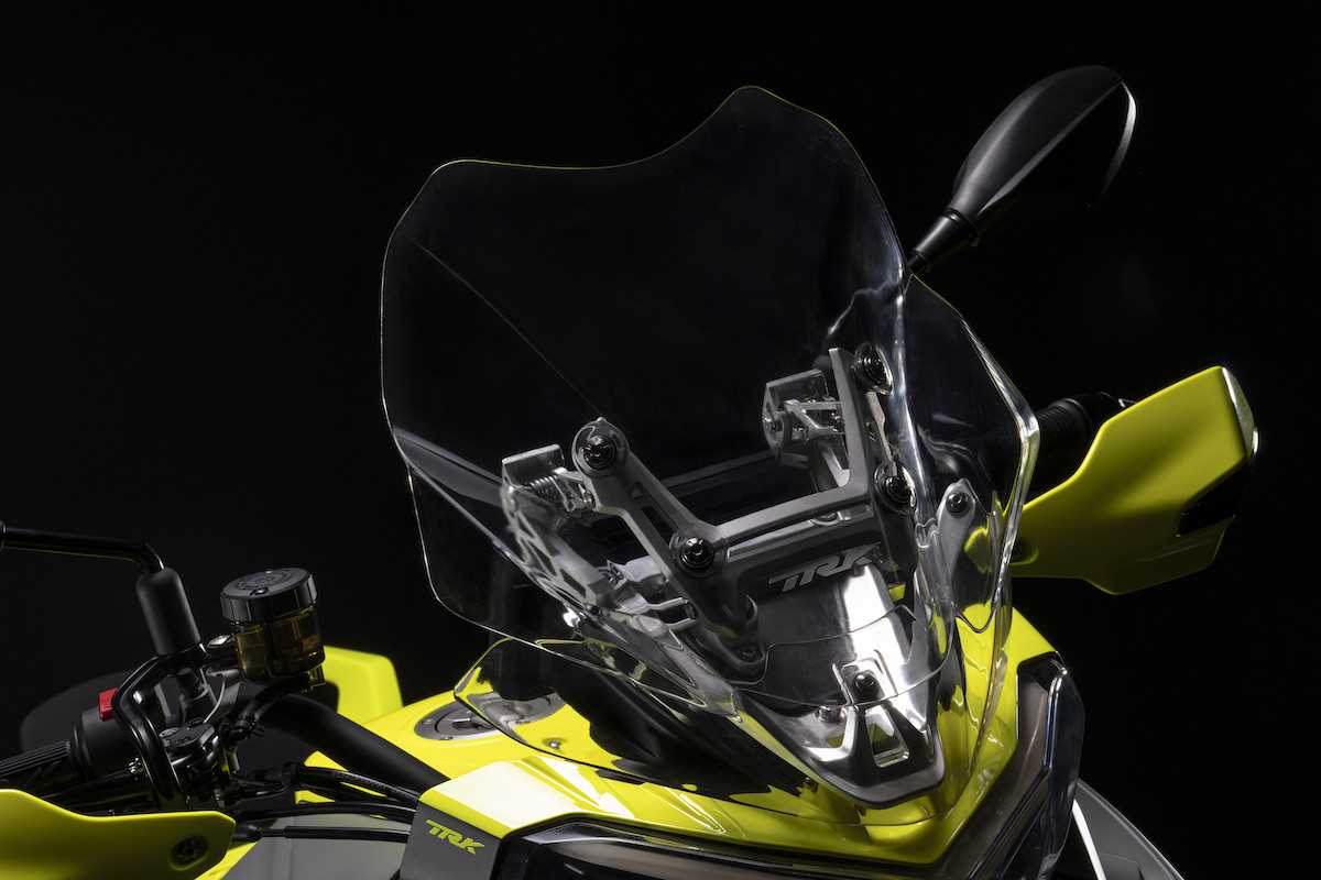 Benelli представила TRK 800 — топовый эдвенчер в своей модельной ...