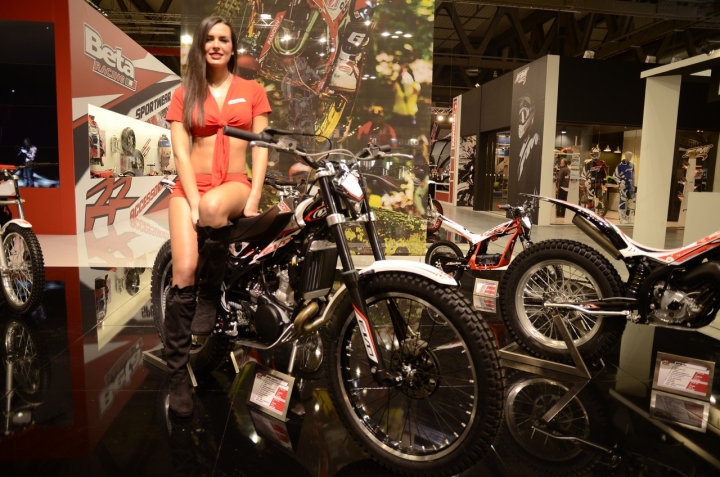 girld-eicma-2013-37.jpg