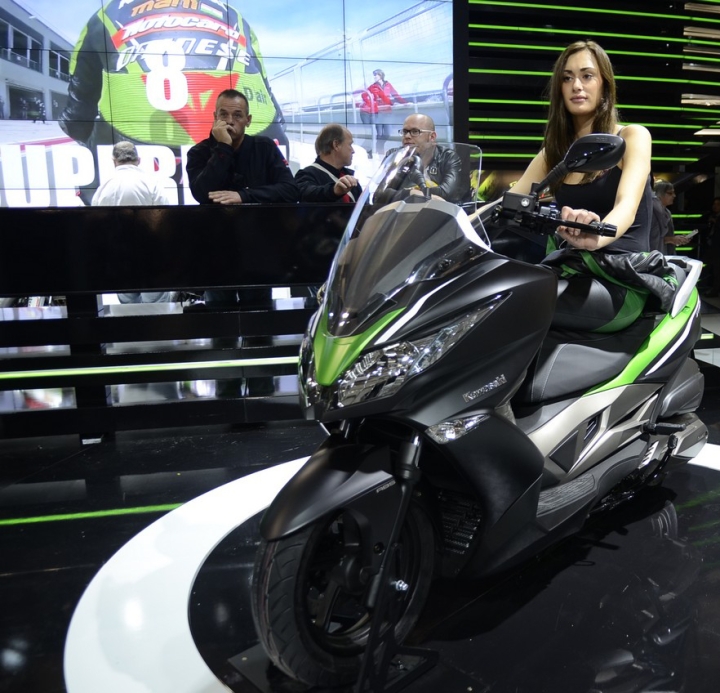 ragazze-eicma-2013-1.jpg