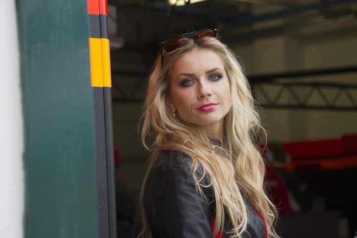 paddock-girls-misano-02.jpg