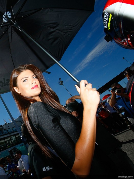 paddock-girls-misano-37.jpg
