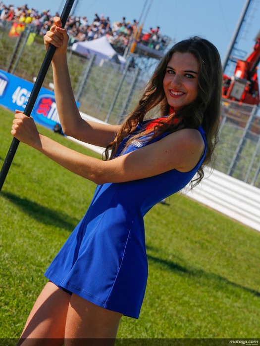 paddock-girls-misano-44.jpg