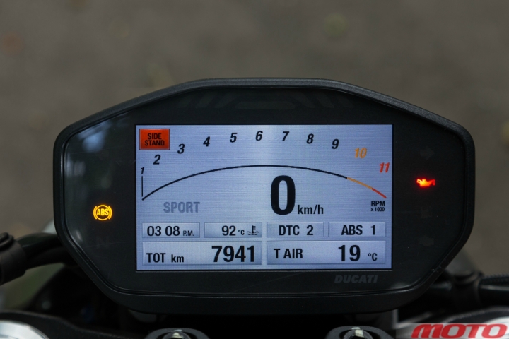 ducati-BMW-1200-3.jpg