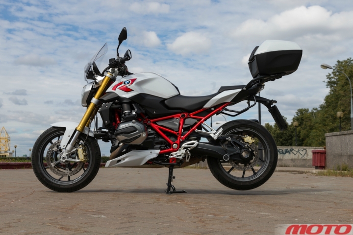 ducati-BMW-1200-9.jpg