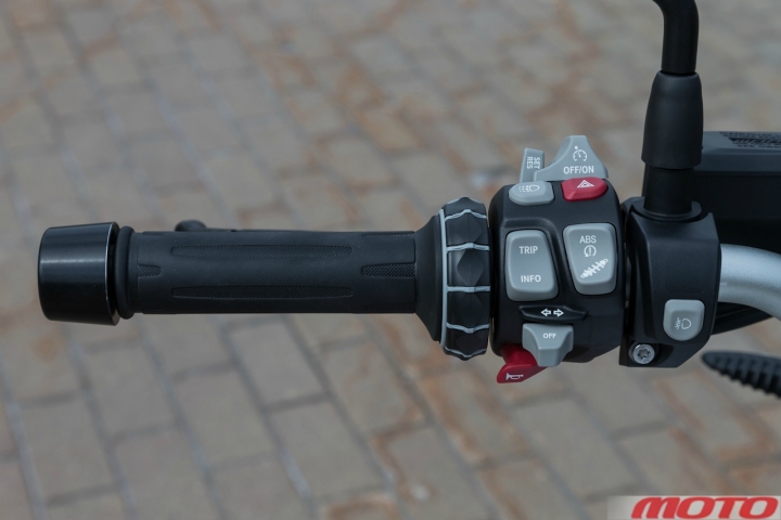 ducati-BMW-1200-12.jpg