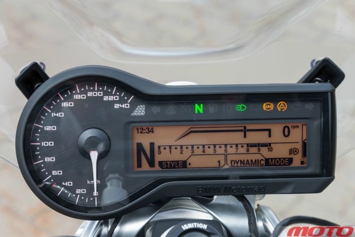 ducati-BMW-1200-13.jpg
