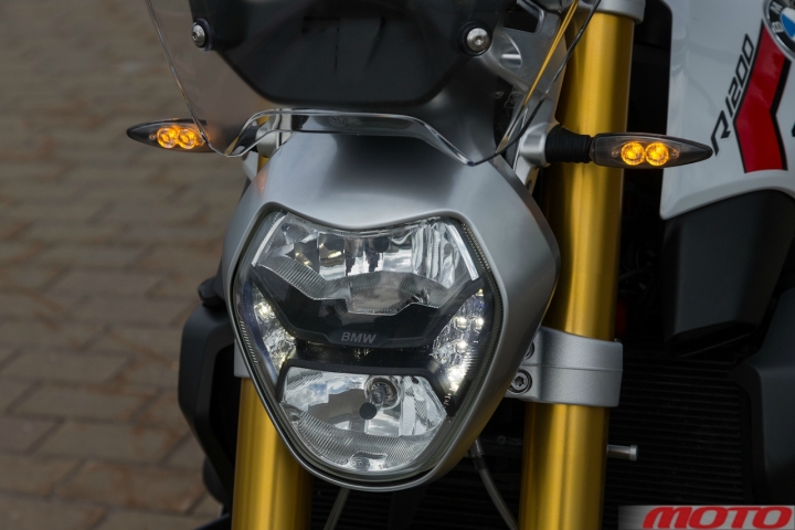 ducati-BMW-1200-14.jpg