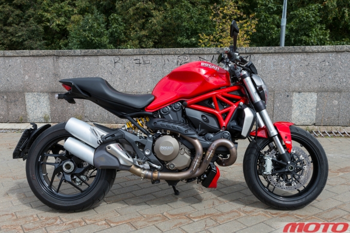 ducati-BMW-1200-15.jpg