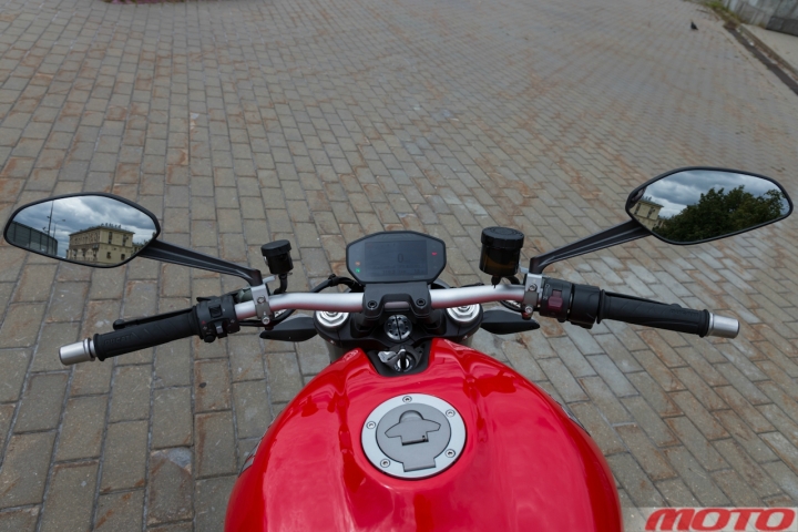 ducati-BMW-1200-27.jpg