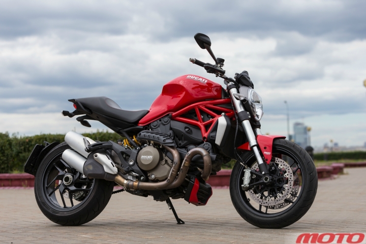 ducati-BMW-1200-30.jpg