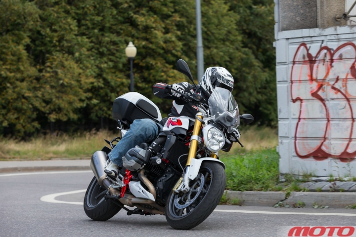 ducati-BMW-1200-34.jpg