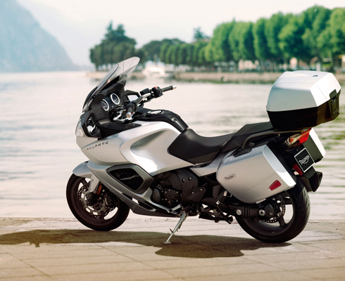 Triumph Trophy 2013 года отзывают на замену стикера