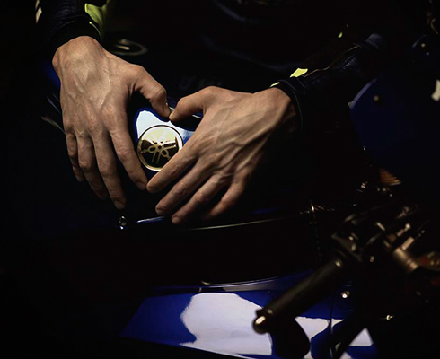 Фото-видео-сессия: Росси + Лоренсо + Yamaha YZR-M1 = …