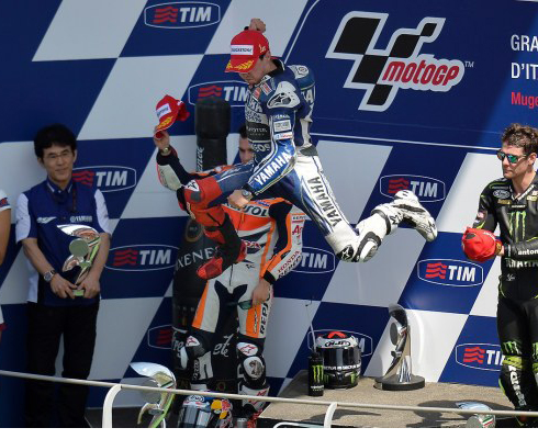 MotoGP: Лоренсо завершает хет-триком этап в Муджелло