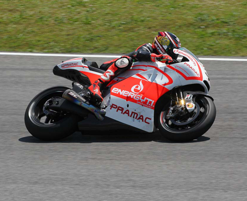 Бьяджи тестирует Ducati Desmosedici GP13 на треке в Италии