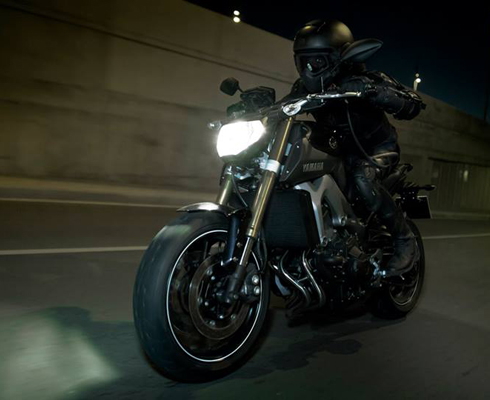 Yamaha анонсировала новый трехцилиндровый нейкед