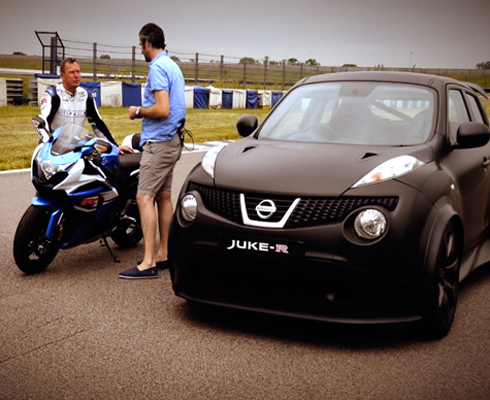 Nissan Juke R & Suzuki GSX-R1000. Кто быстрее?