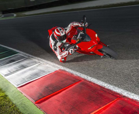 Ducati 899 Panigale: «Усредненный» 1199 Panigale