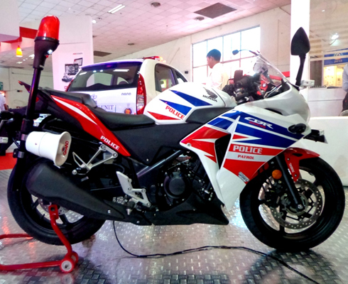 Honda показал полицейскую модификацию CBR250R