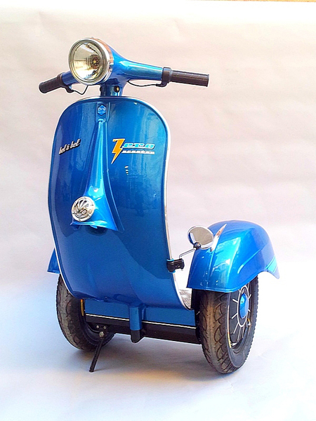 Испанцы построили сегвей из Vespa