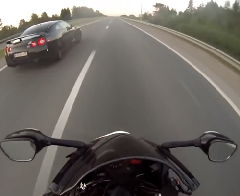 Баттл: Nissan GTR Vs Suzuki GSX-R1000