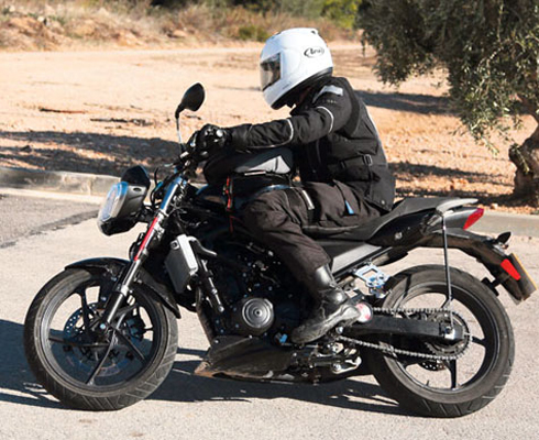 250-кубовый нейкед Triumph замечен в Испании