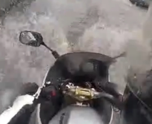 Kawasaki умеет плавать? Похоже, что да…