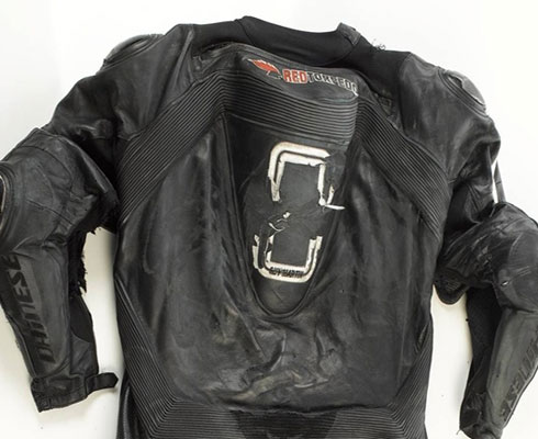 Dainese заплатит за рваный экип