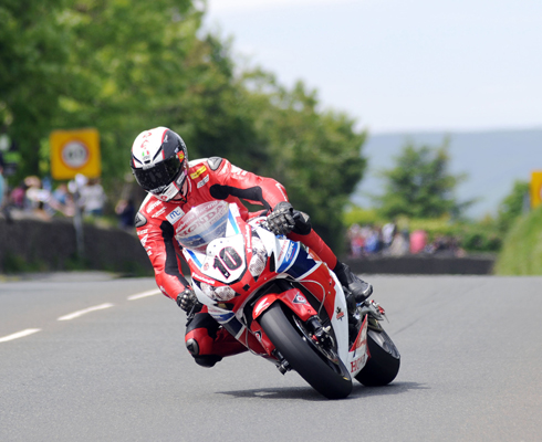 Isle of Man Tourist Trophy 2014 подошел к концу