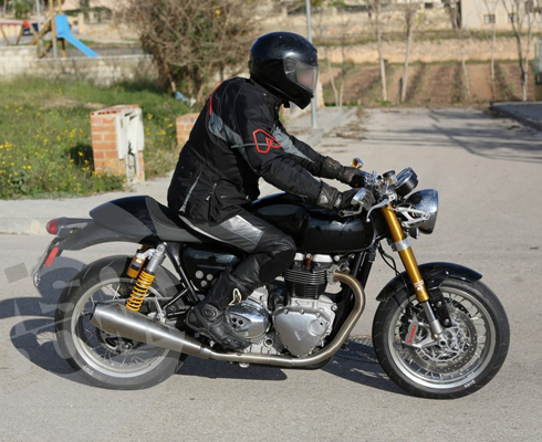 Кафе-рейсер Triumph замечен в Испании