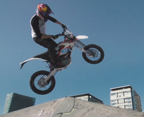 KTM Freeride E-SM в салонах дилеров