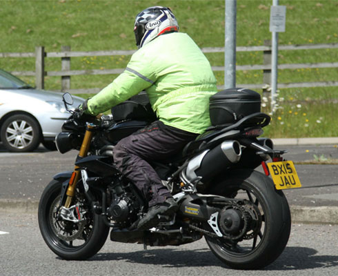Triumph Speed Triple 2016 за кадром