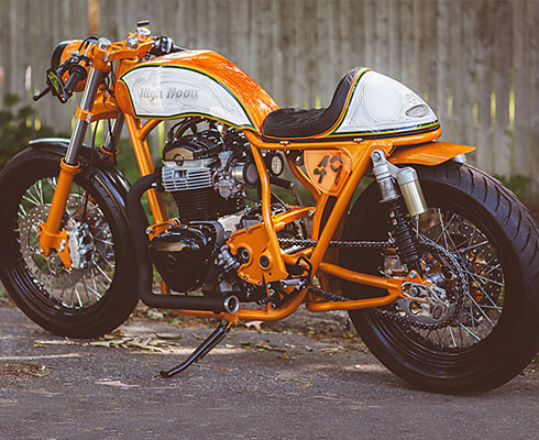 Кафе-рейсер Kawasaki W650 «Полдень»