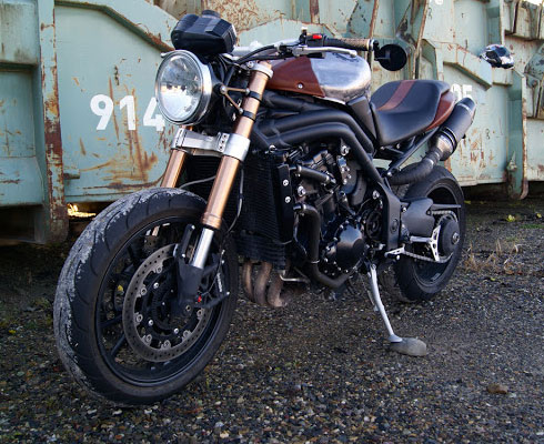 Кафе-рейсер Triumph Speed Triple
