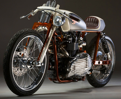 Борд-трекер Triumph Bonneville