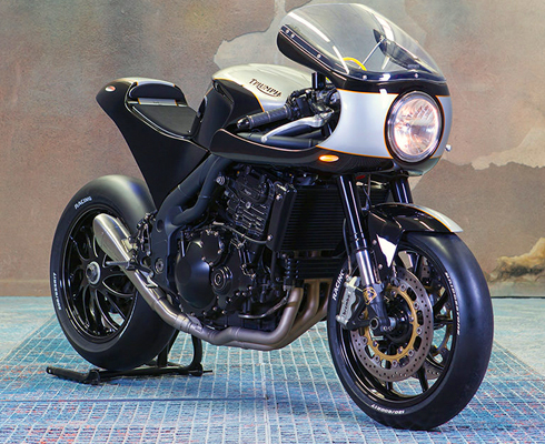 Кафе-рейсер Triumph Speed Triple 1050