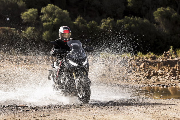 Скутер Honda X-ADV готовится свернуть горы