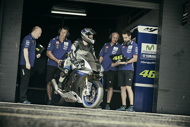 Yamaha продлевает производство YZF-R1M и демонстрирует новую цветовую гамму