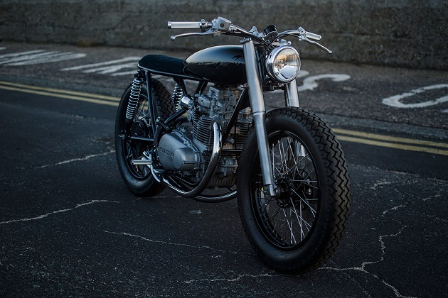 Ничего лишнего: Kawasaki KZ400 «раздели догола»