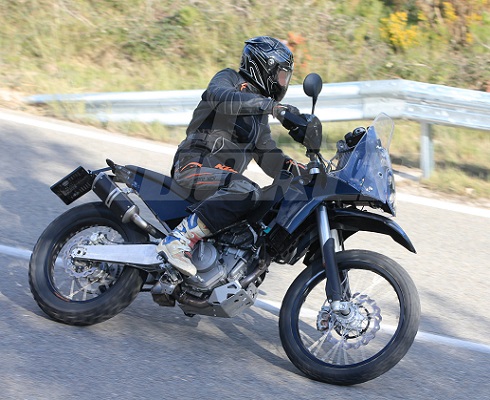 «Младший», на выход: KTM готовит внедорожник 390 Adventure