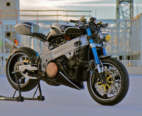 Проще — лучше: спортбайк Suzuki стал еще страшнее