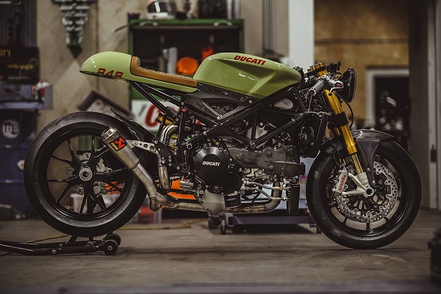 Мимо кафе: кастом-спортбайк Ducati 848 дает мастер-класс собратьям