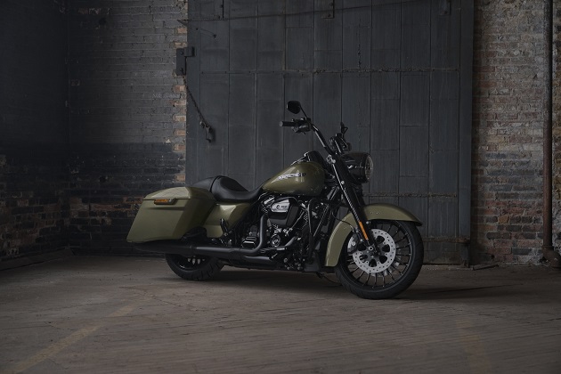 Темный король: Harley-Davidson представил бэггер Road King Special