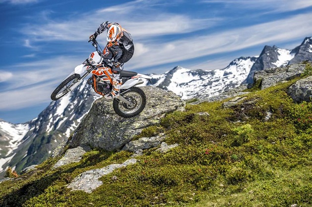 Компания «Байк Ленд» объявила скидки на некоторые модели KTM